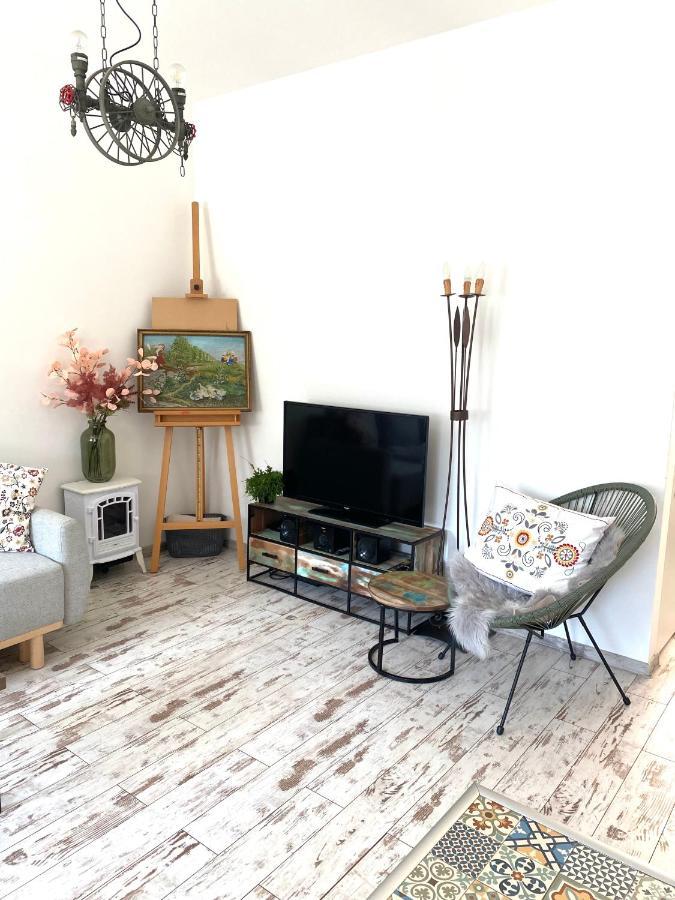 Residence Park Lovely Apartman With Private Parking Kysucke Nove Mesto Exterior photo